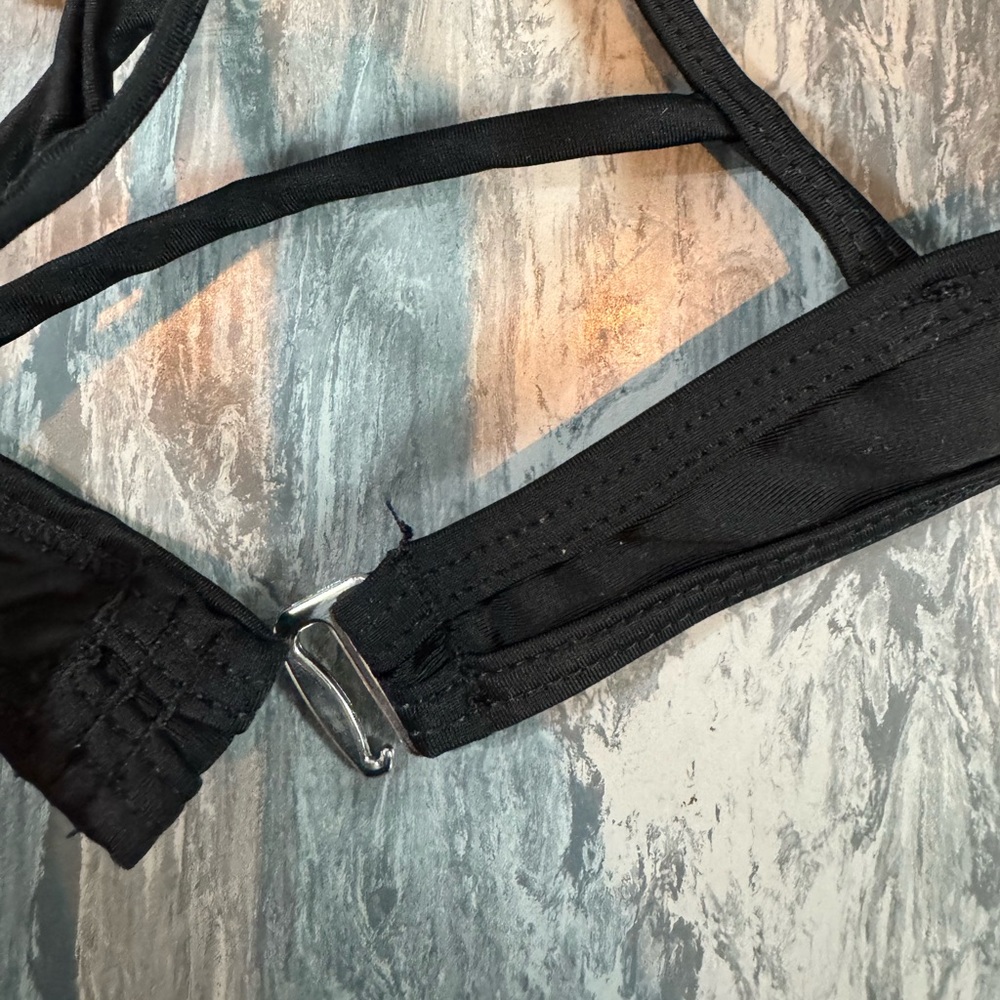 ❤️3/$30 Ree Bees Black Bikini Top - Picture 6 of 8